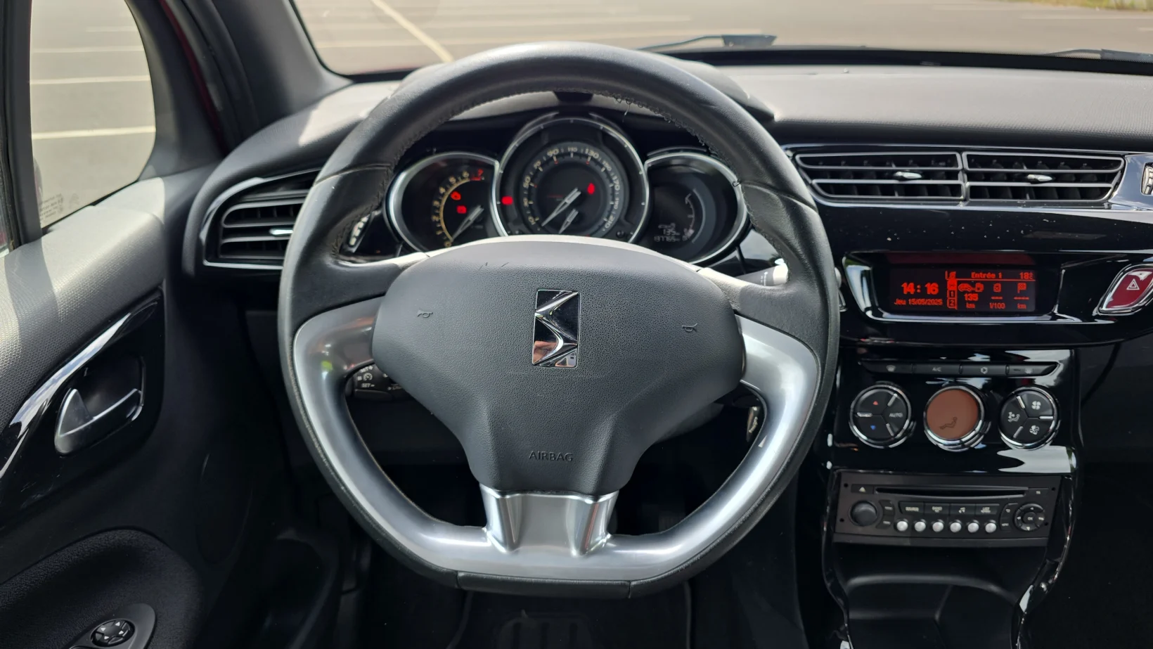 Citroen DS3 So Chic - 1.2 PureTech 82 2015 Essence – Image 13
