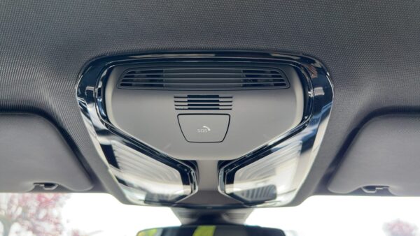 BMW Serie 3 Pack M - 318i 156 BVA 2024 Essence – Image 12