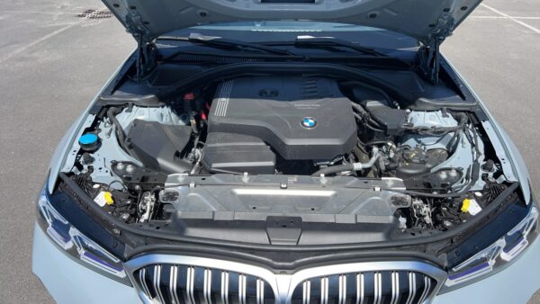 BMW Serie 3 Pack M - 318i 156 BVA 2024 Essence – Image 13