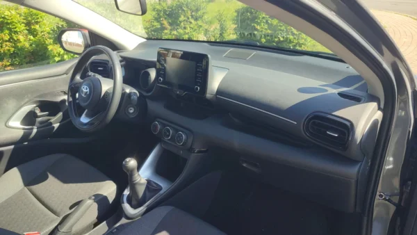 Toyota Yaris Design - 1.0 70 2021 Essence – Image 6