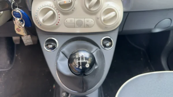 Fiat 500 Lounge - 1.2 69 Année 2015 – Image 9